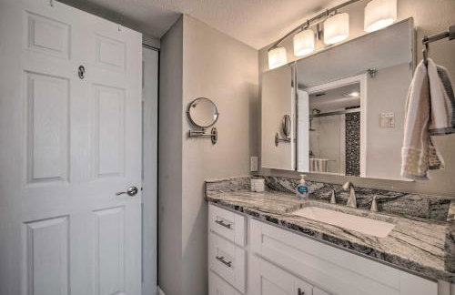 Relaxing Hudson Condo Steps from the Pool! - Foto 17