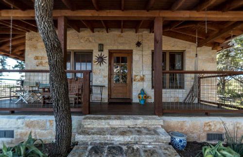 Lovely Cottage Retreat in Texas Hill Country with Cypress Creek Views near Hamilton Pool - Foto 10