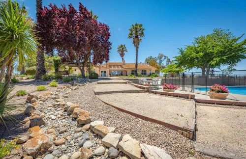 Hilltop Oasis - Foto 29