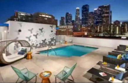 Lovely 3BR Apt With Balcony And Rooftop Pool Plus Views - Foto 1
