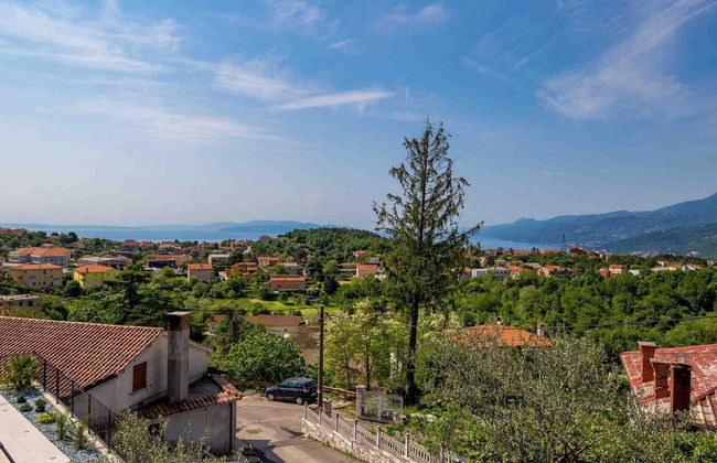 Modern Comfort With Shared Pool & Lush Green Surroundings in Kastav - Foto 45