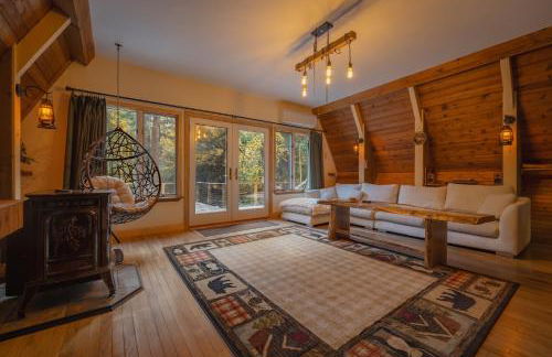 Enchanting River- Water Front A-Frame Cabin - Foto 9