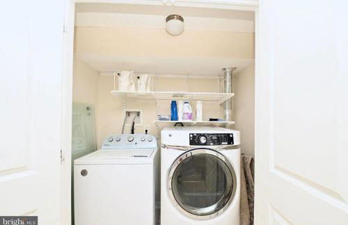 Elegant 5BR home near Capitol Hill! Free Parking! - Foto 38