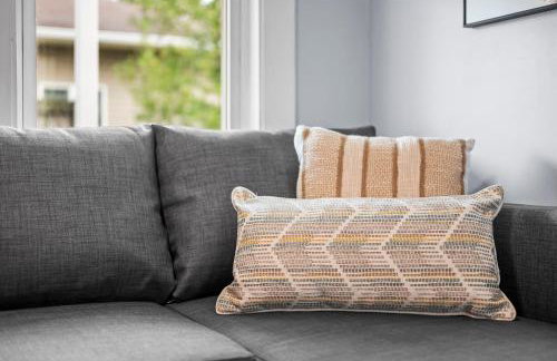 Slick&Spacious 2 Bdr Apt Natrona Hts - Photo 20