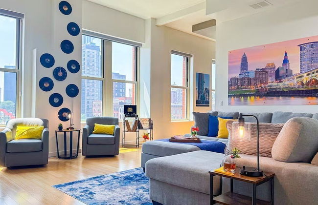 Downtown Cleveland: Steps To Sports & Events 2 Bedroom Condo by RedAwning - Foto 12