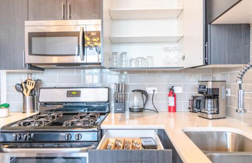 Modern 2BR Loft with Amazing City Skyline View and Optional Parking for 8 Guests Near McCormick Place and Soldier Field - Foto 15