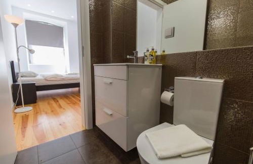 Central Lisbon Flat by Pink St - Photo 45