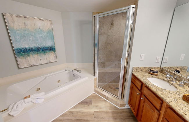 Silver Beach 506 is a gorgeous Gulf Front 4 BR with free beach service - sleeps 8 by RedAwning - Foto 26