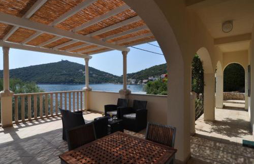 Holiday home Marina- beachfront, sea view and free parking - Photo 17