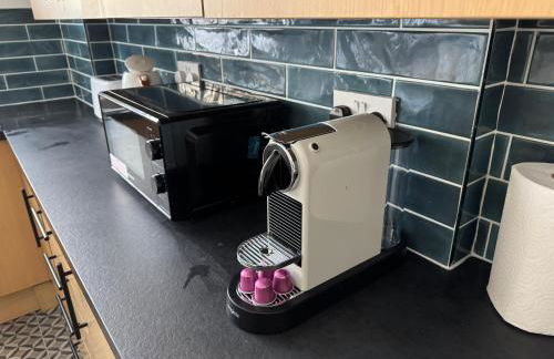 Levenshulme House - 2 Bedroom - Sleeps 6 - Free Parking & WiFi - Foto 8