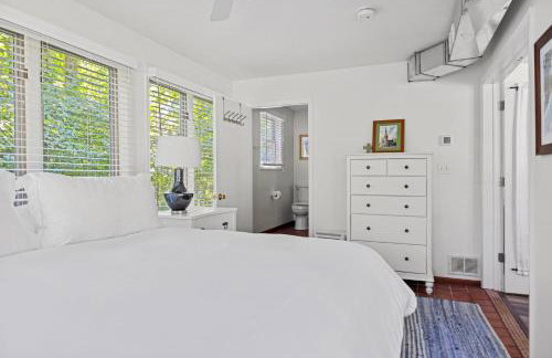 Whispering Arbor by Juniper Holiday + Home - Foto 18