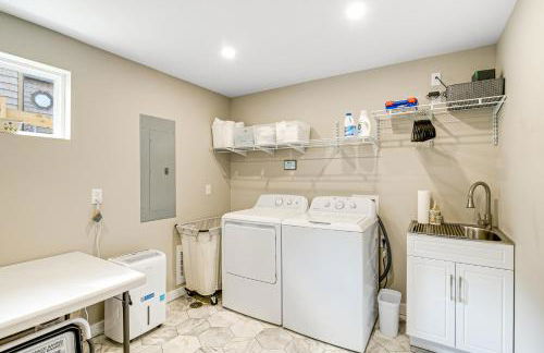 Waterfront Escape in Cub Run with Deck and Hot Tub! - Foto 23