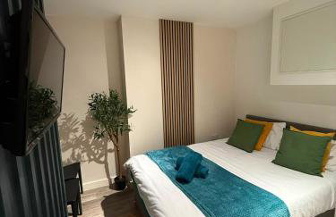 #115 ModernCity Escape Central Apartment- 10 mins to Royal Albert Dock Liverpool- Sleeps 4 - "Perfect for contractors and Families " - Foto 5