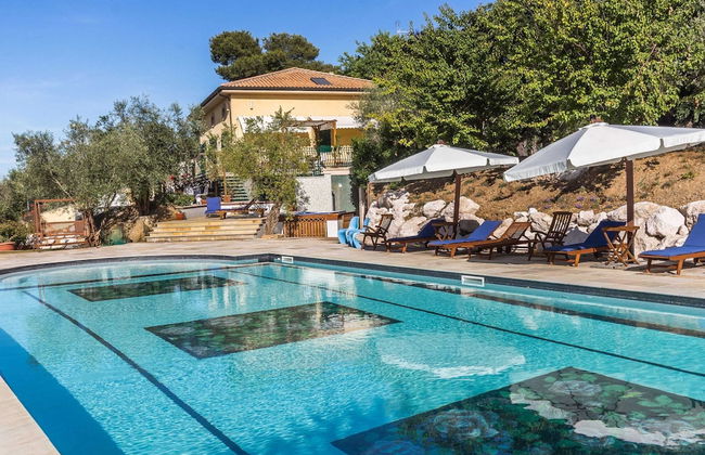 Belvilla by OYO Villa Sandra - Photo 1