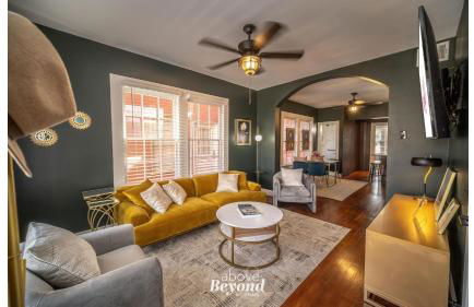 The Royal Treatment - Photo 42