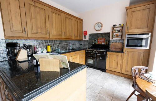 CLIFTON BANK - Characterful & Cosy Home in Buxton, Peak District - Photo 18