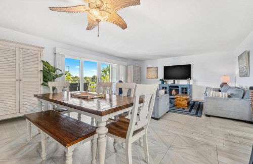 Escape to Beach Oasis! New Management! Updated Beachside Condo with Heated Pool! - Foto 6