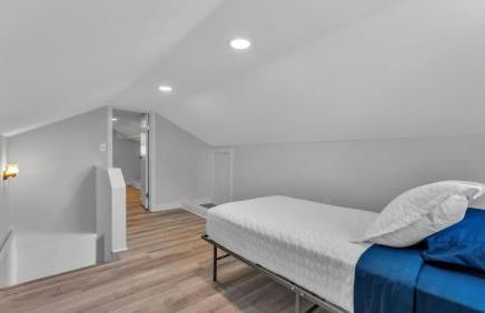 6 Bedroom with Guest House Walk to Lake & Shops - Foto 40