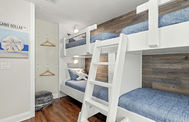 Escape to Sand Dollar Holler: Coastal Retreat, 3 Beds, 2.5 Baths, Sleeps 10! - Foto 14