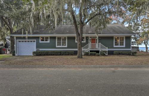 Lakefront Retreat with Game Room and Private Dock! - Foto 44