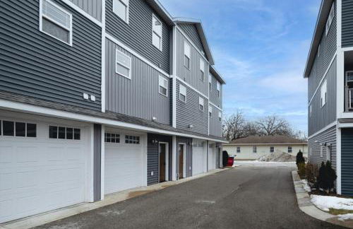 962 Townhouse 3BR Near Downtown Beaches and Wineries - Photo 67