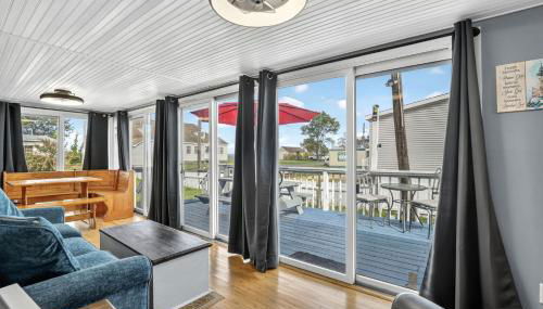 Welcome to Hokie Haven by the Bay - where Chesapeake sunsets meet Hokie spirit. - Foto 3