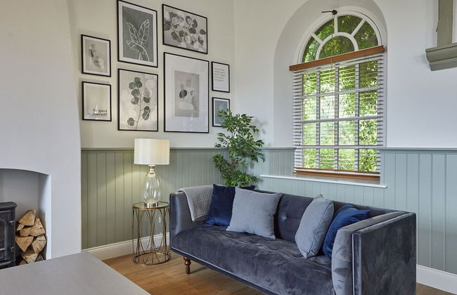 Host Stay Dunsley Chapel - Photo 27