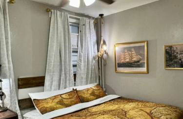 Comfy, Close to Downtown with Lake & Lift Bridge Views - Foto 31