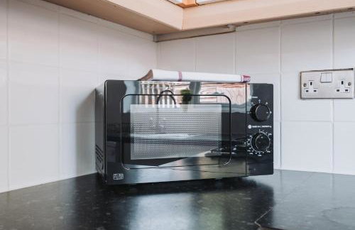 Modern & comfortable 4 bed house - Photo 34