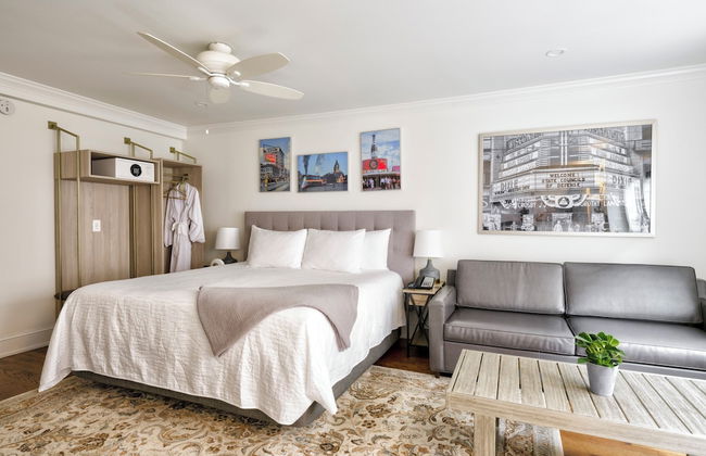 The Plaza Hotel - Photo 37