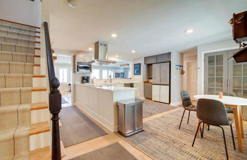 4 Mi to Downtown Plymouth! Bayfront Home with Deck - Foto 12