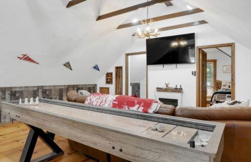 Twin Pines Retreat - Lake, Firepit and Games - Foto 17