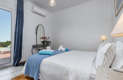 DIMITRA apartment with private pool and sea view -the ground floor of a two storey building - Foto 12