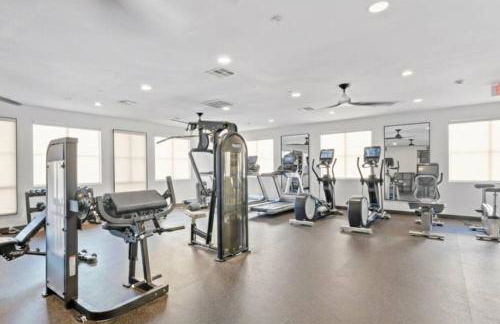 Newly Remodeled 2BR Apt | Mins to Disney | Arcade - Foto 7