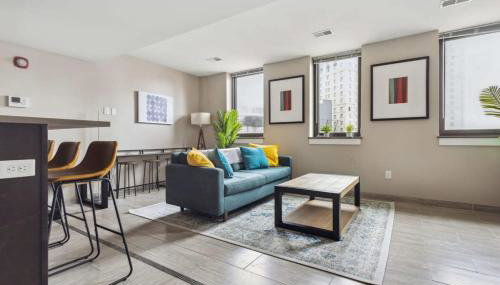 2BR Executive Downtown Apartment by ENVITAE - Foto 2