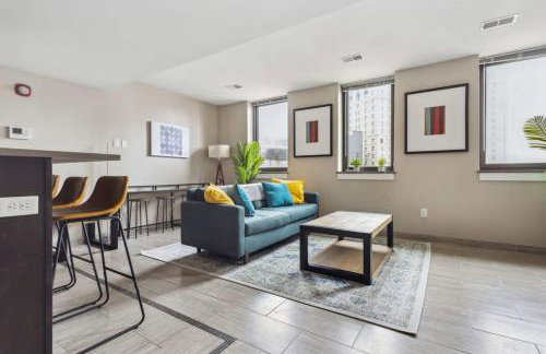 2BR Executive Downtown Apartment by ENVITAE - Foto 2
