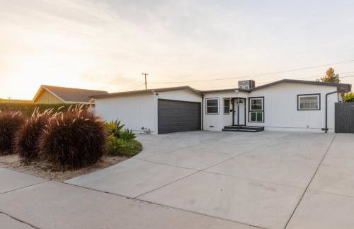 Spacious Disneyland 5 Bedroom 4 Bath House with Game Room - Foto 15