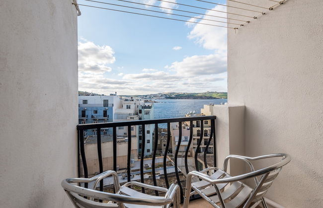 Seashells 2 bedroom Apartment with sunny terrace with stunning panoramic sea views by Getaways Malta - Foto 13