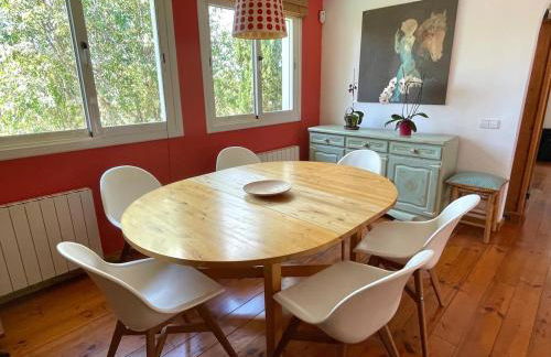 Casa familiar con piscina cerca del mar y montaña - Foto 9