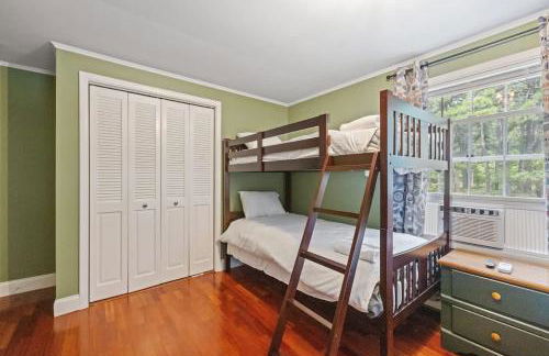 Lake Escape Family & Pet Friendly with Dock Access - Photo 56