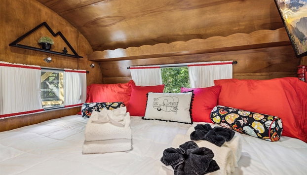 Shasta Mountain Escape 1 Bedroom Home by RedAwning - Foto 2, Habitación