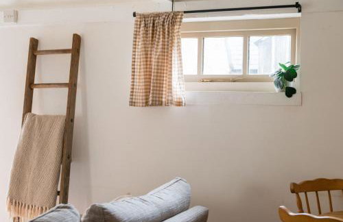 Snug Cotswolds Farm Cottage - The Henloft - Foto 24