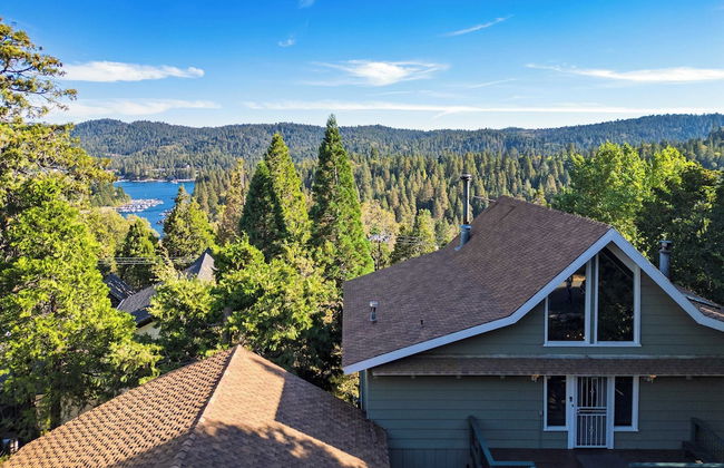 Lake Access, Game Room, Firepit, 3 Decks w/ Views Lakeview Ridge by Avantstay - Foto 35