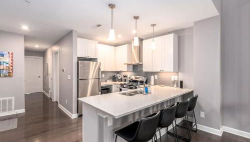 Soaring 2-Bedroom Parkside Loft Walkable to it All - Foto 3