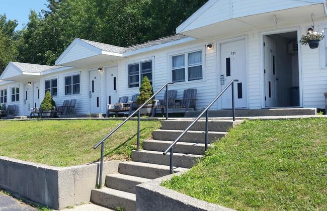 Elegant Suite with Jacuzzi - Photo 9