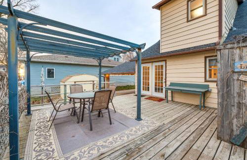 Clear Lake Vacation Rental Walk to City Beach! - Foto 1