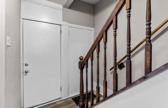 Designer Home in Shaw Right Side - JZ Vacation Rentals - Photo 27