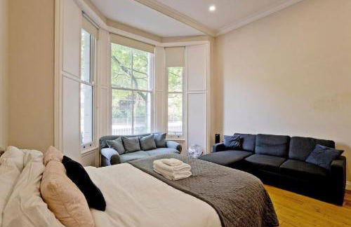 Modern Stylish Spacious 1BR Duplex - Foto 14