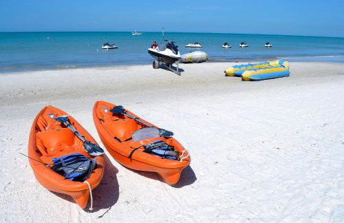 Mont Martre Condo 216 Beachfront 2 bedroom 2 bath at Mont Martre Condos 23117 - Foto 25