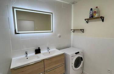 Appartement spacieux 2 chambres 100m2 centre petite ville - Photo 10